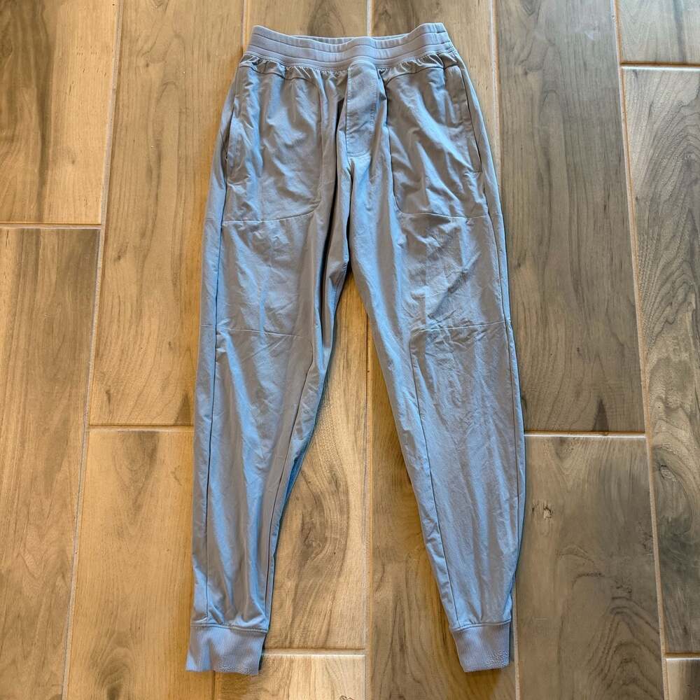 Alo Yoga Men's Small Technical Jogger Pants with Zipper Pockets